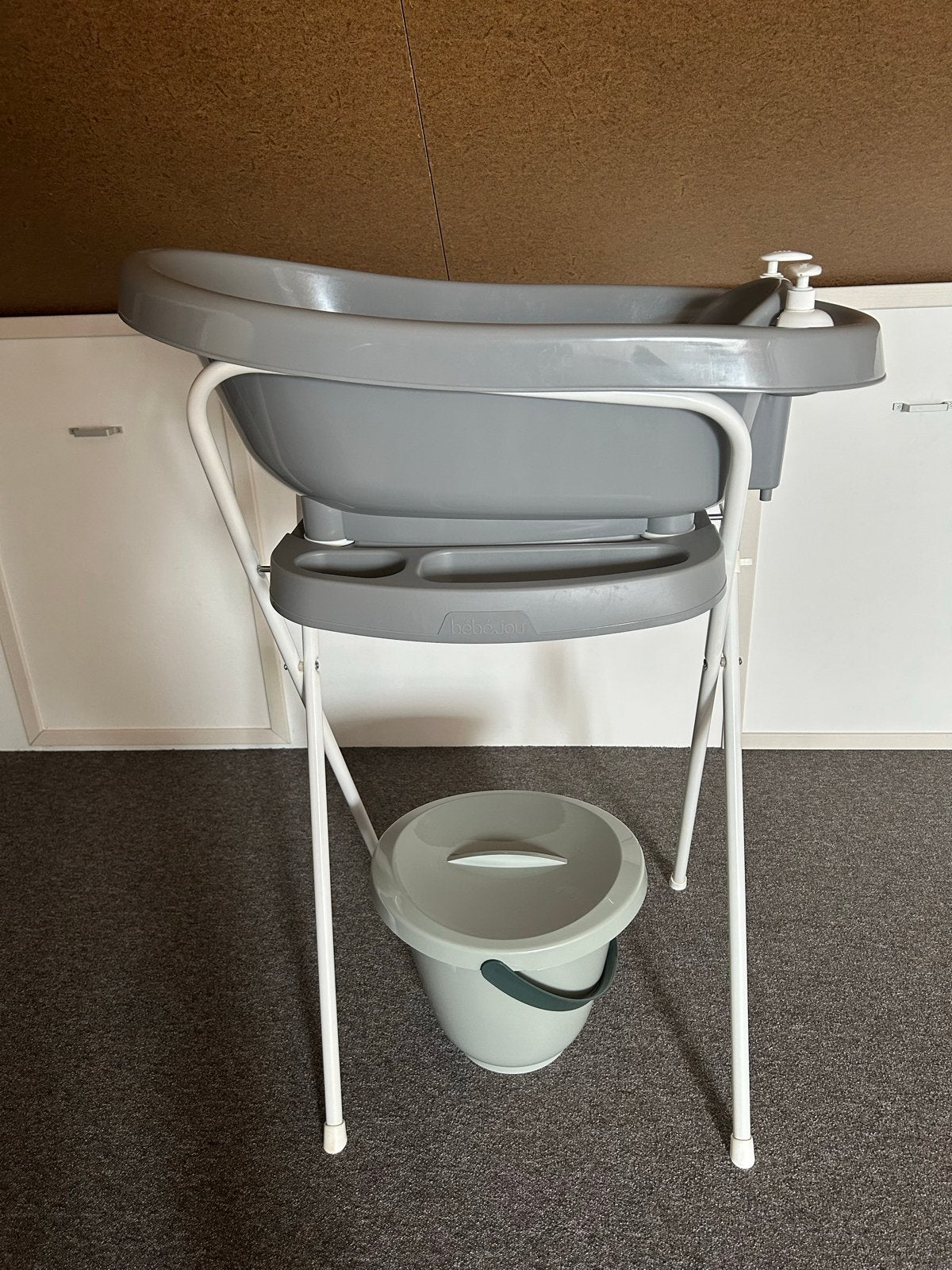 Bébé-jou babybadje met standaard en emmer, Kinderen en Baby's, Badjes en Verzorging, Ophalen, Zo goed als nieuw, Badje, Bébé-jou