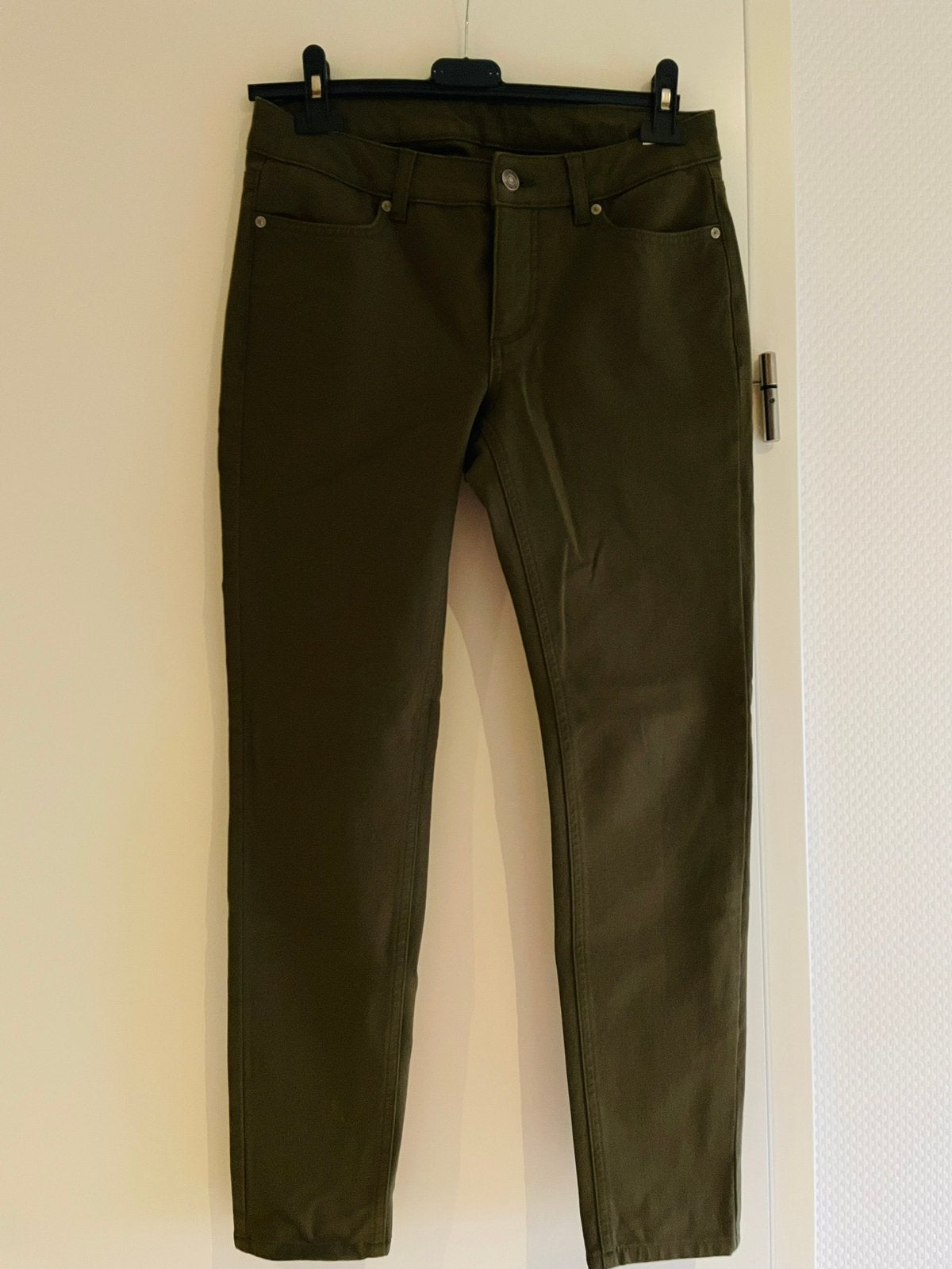 Escada groene jeans broek maat 34 met stretch, Ophalen of Verzenden, Zo goed als nieuw, Overige kleuren, W27 (confectie 34) of kleiner
