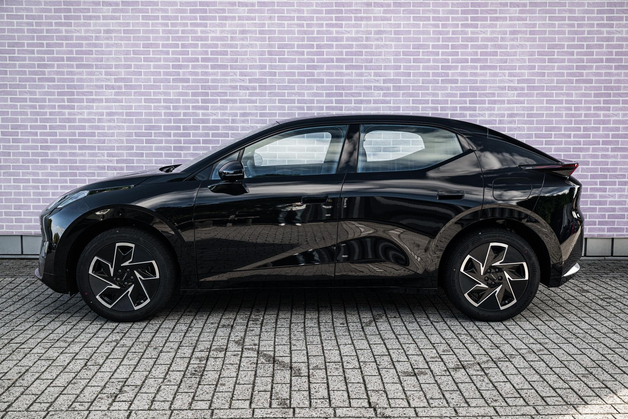 Lynk & Co 02 Business Edition 66 kWh | Apple Carplay/Android, Auto's, Automaat, Dealer onderhouden, Achterwielaandrijving, Zwart