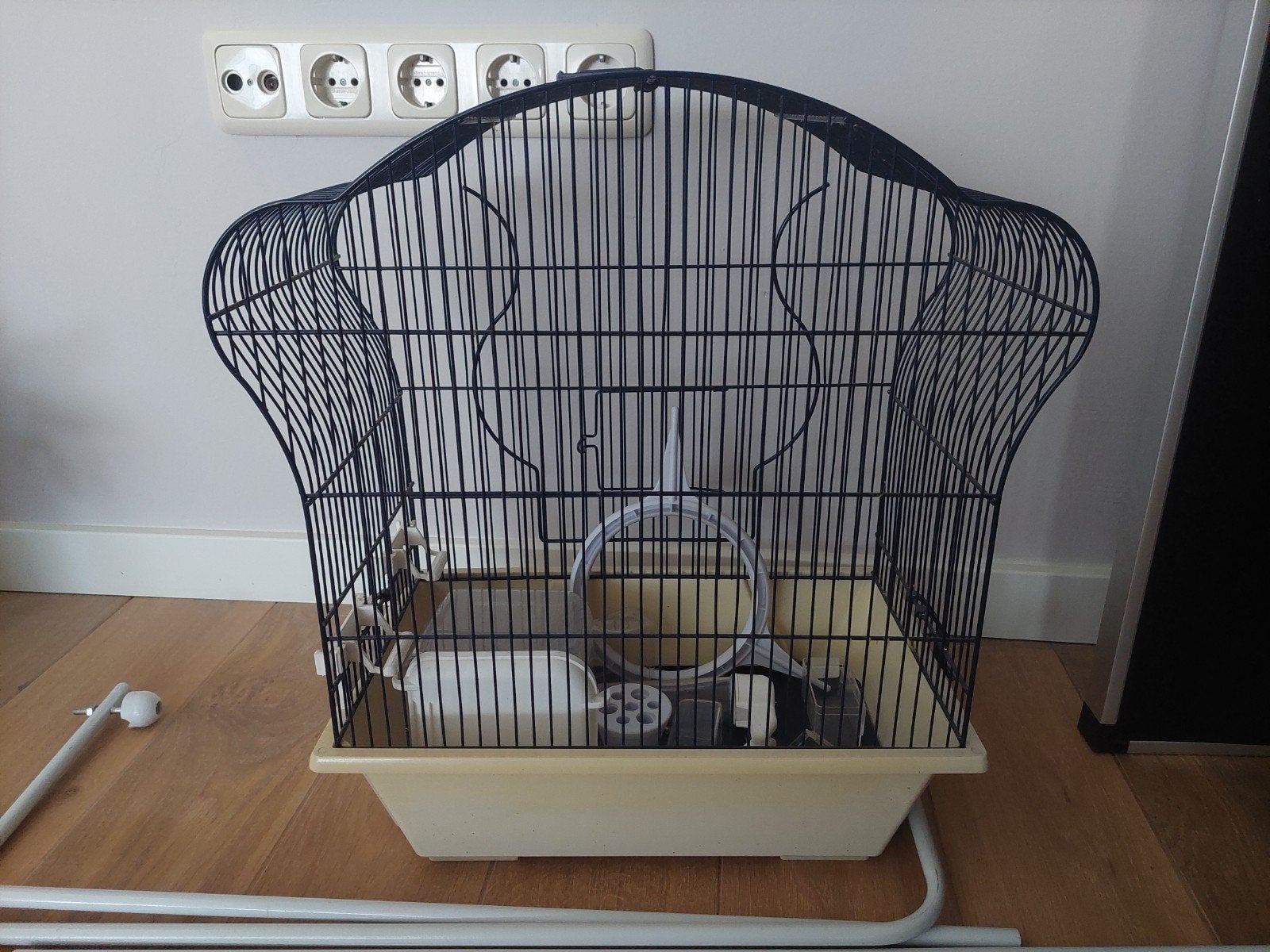 Vogelkooi met standaard en accessoires, Ophalen, Zo goed als nieuw, Overige materialen, Vogelkooi