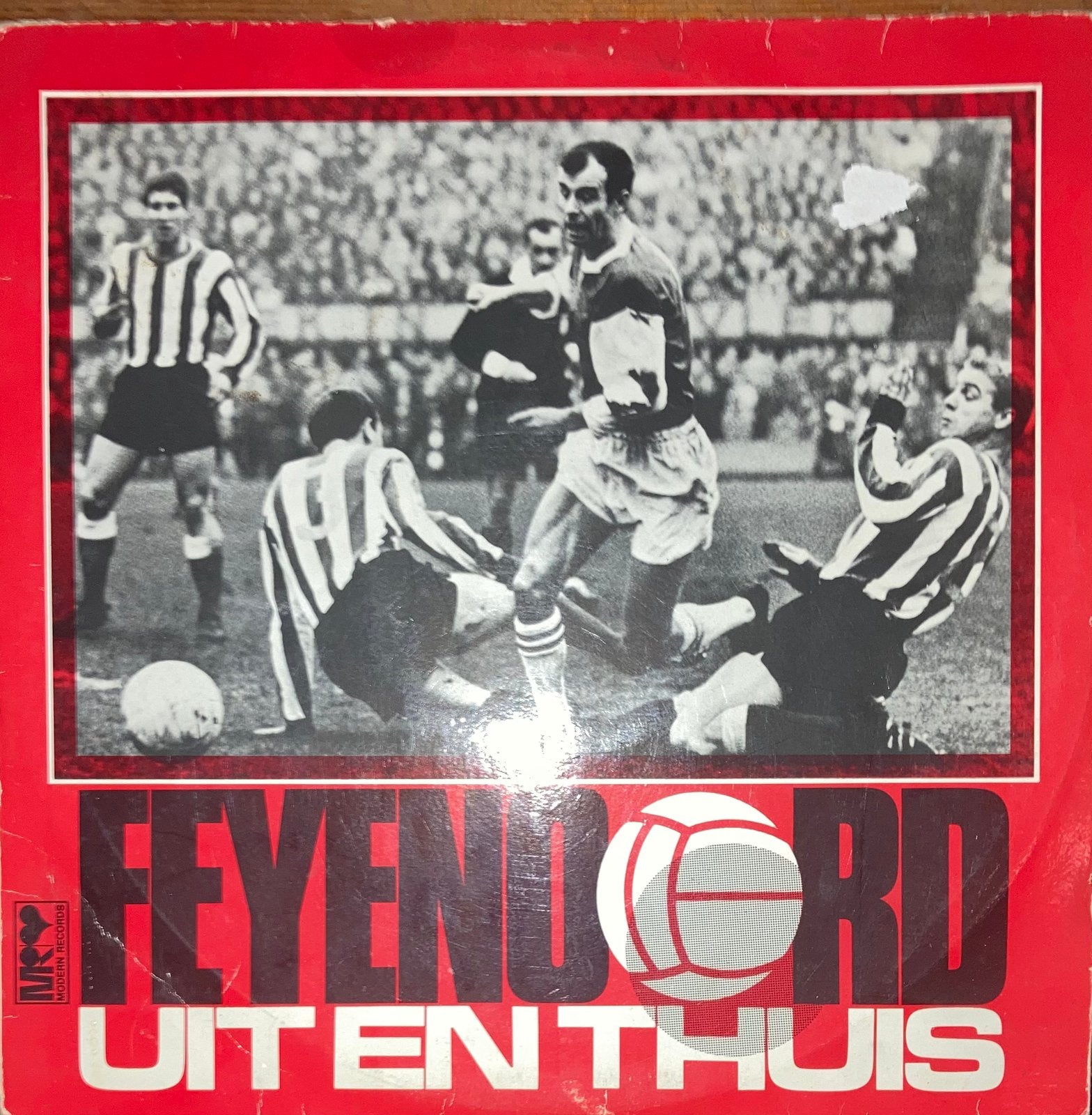 Feyenoord Uit en Thuis LP - Voetbal Klassieker, Gebruikt, Verzenden, Originele persing, 12 inch