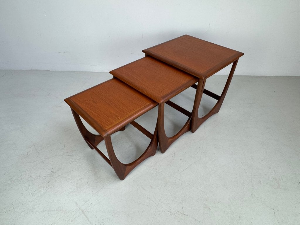 Vintage set bijzettafels G-Plan., Huis en Inrichting, Tafels | Bijzettafels, 45 tot 60 cm, Minder dan 55 cm, Verzenden, Rond