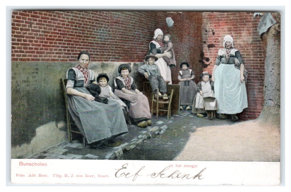 Bunschoten, In het steegje. Klederdracht, Verzenden, Voor 1920, Gelopen, Utrecht