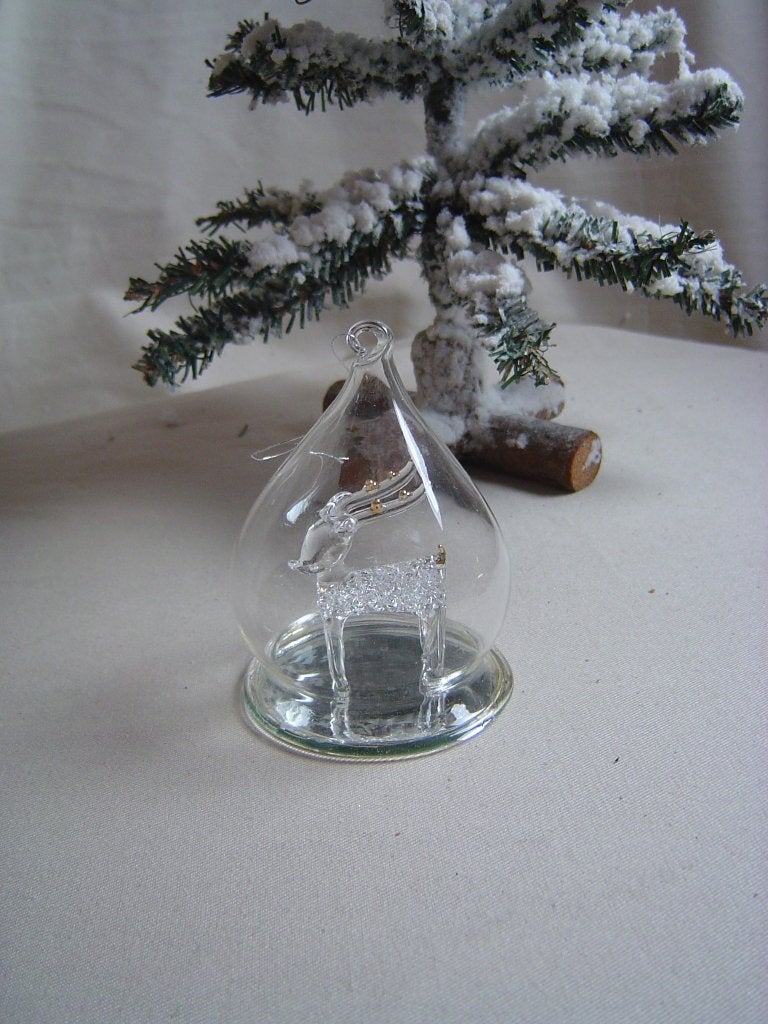 Glazen kerstbal met daarin Bambi hertje, Diversen, Ophalen of Verzenden, Zo goed als nieuw