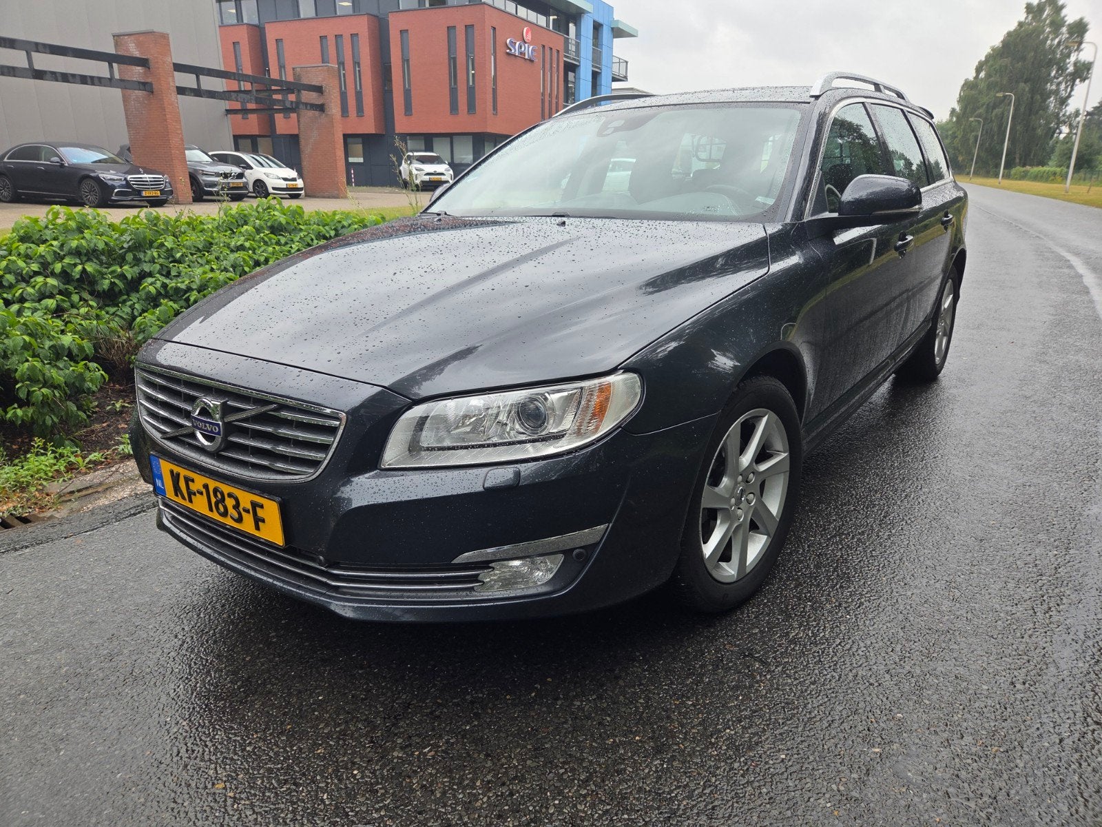 Volvo V70 2.0 D3 AUT 2016 Grijs POLAR+, Auto's, Volvo, 1800 kg, Zwart, 4 cilinders, 1969 cc