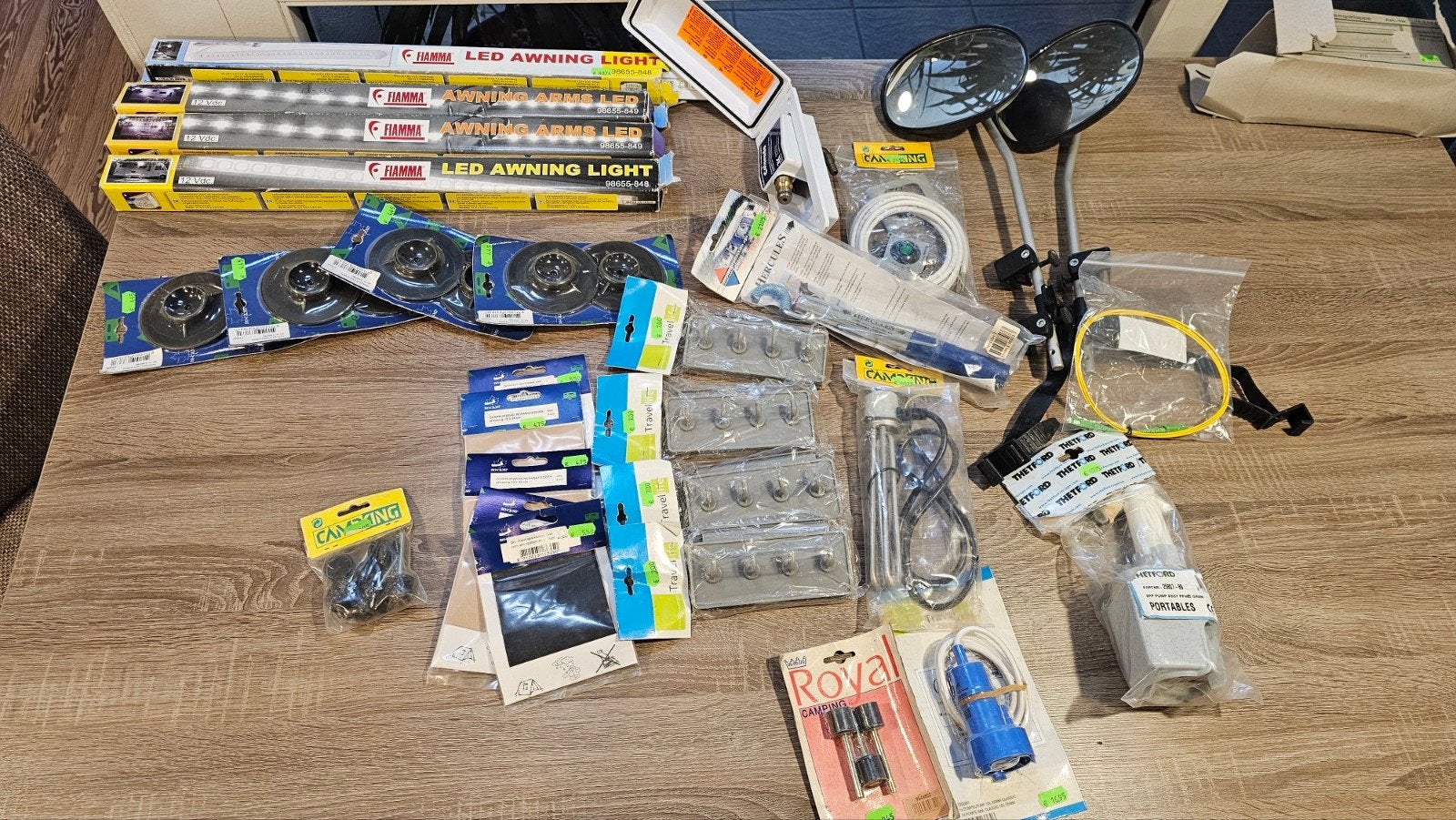Caravan/Camper Accessoires: Waterpomp, Spiegels, Lampen, etc, Ophalen of Verzenden, Nieuw