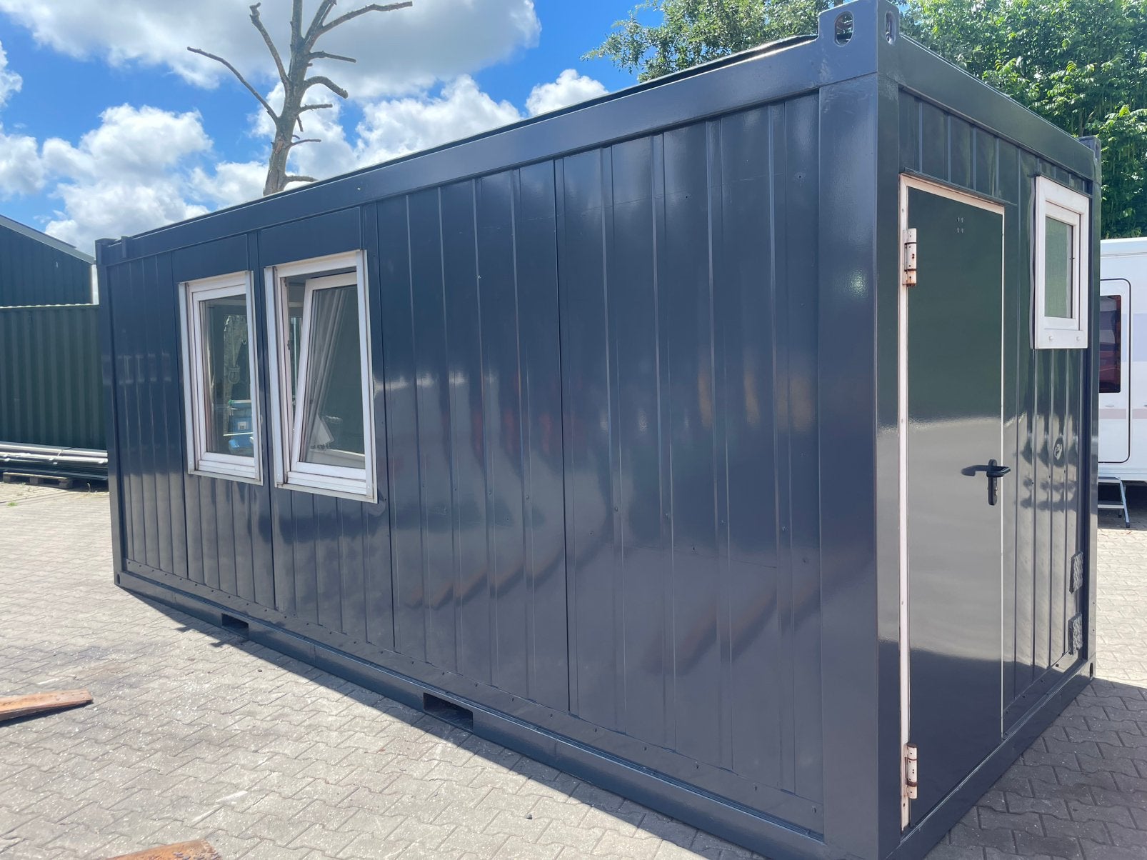 Nette kantoorunit met keukenblok en toilet, Zakelijke goederen, Machines en Bouw | Keten en Containers, Ophalen