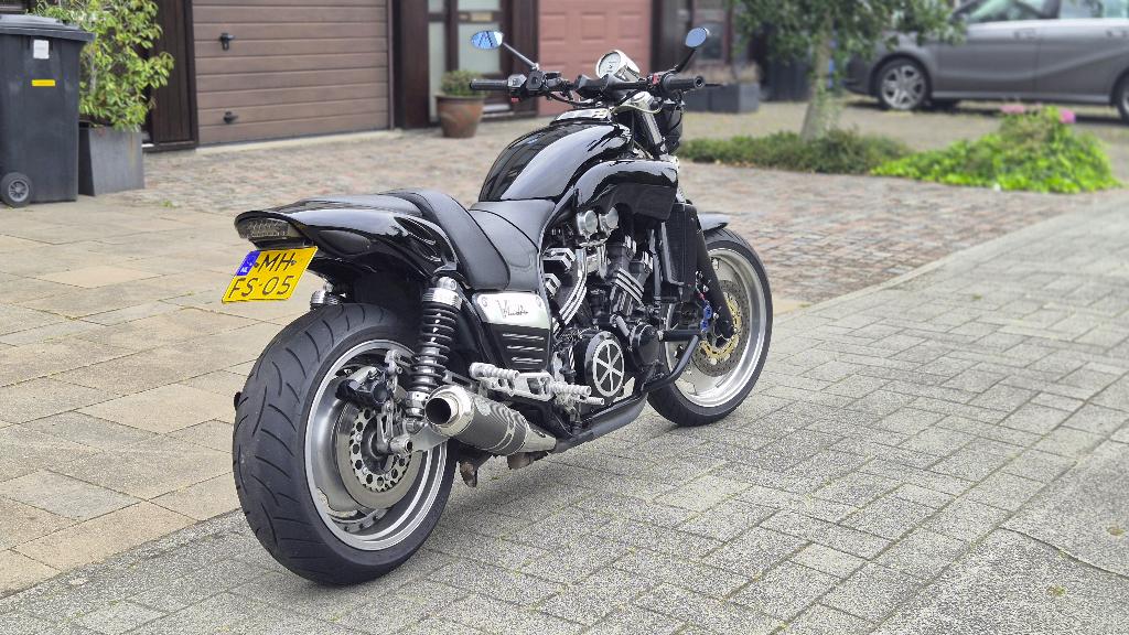Yamaha VMAX 1200 * Doma carbon * Custom* Dynojet Stage 7, Motoren, Motoren | Yamaha, 4 cilinders, Motorrijbewijs A, Particulier