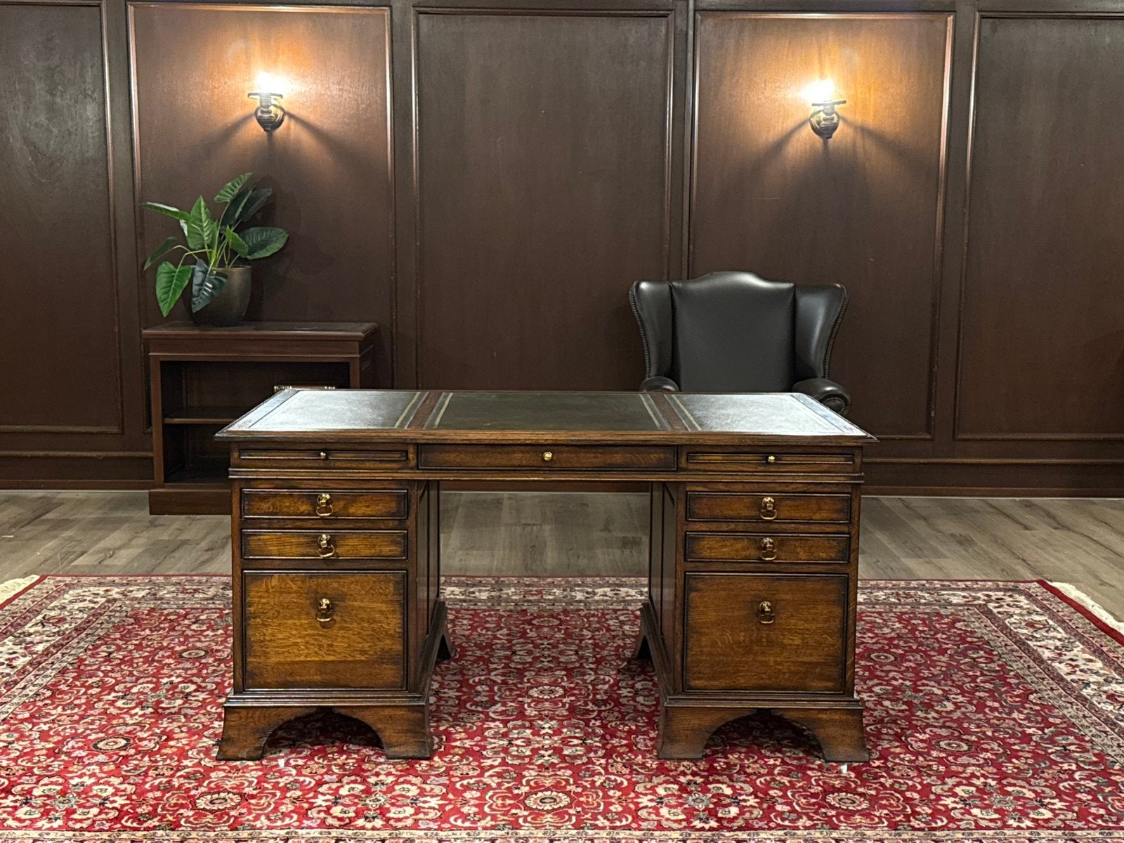 Klassiek Engels bureau #685, Huis en Inrichting, Overige typen, 150 cm, Hout, Bruin