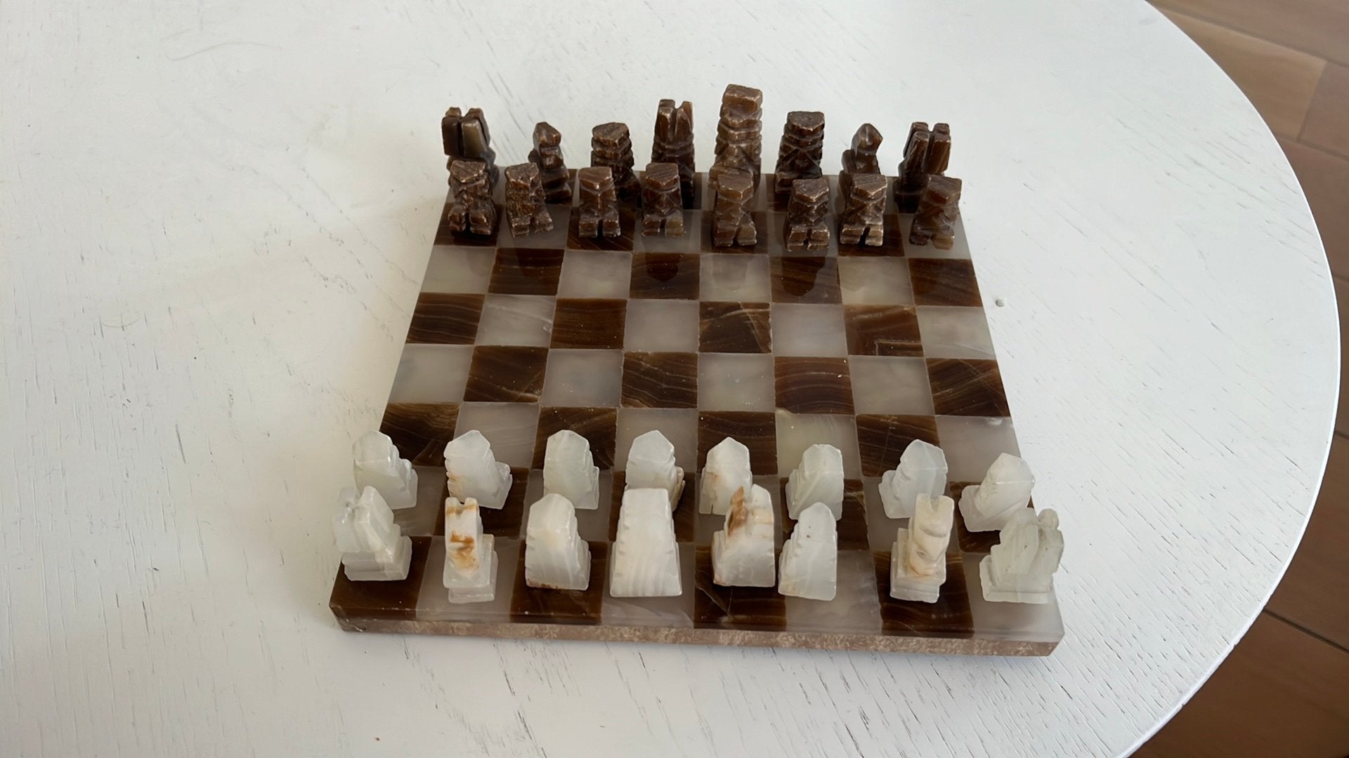 Onyx/marmer schaakspel, bruin/cremé, Hobby en Vrije tijd, Gezelschapsspellen | Bordspellen, Ophalen of Verzenden, Zo goed als nieuw