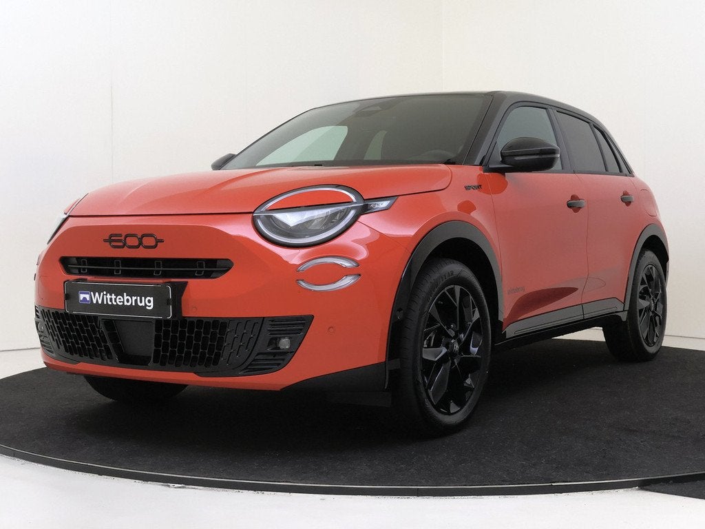 Fiat 600 1.2 Hybrid Sport DEMO DEAL ! (bj 2026, automaat), Auto's, Fiat, Automaat, 145 pk, Gebruikt, 1199 cc