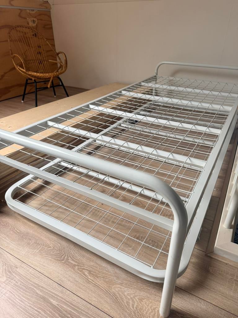 Dubbel bed, Ophalen, Gebruikt, 90 cm, Eenpersoons