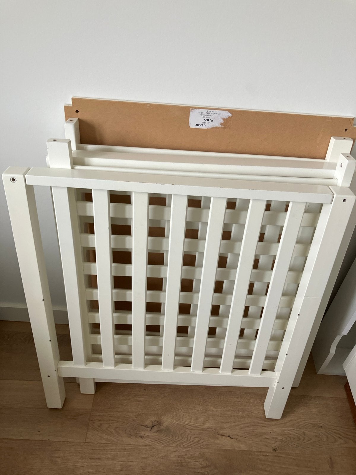 Wit houten babybox met matrasje, Kinderen en Baby's, Boxen, Ophalen of Verzenden, Gebruikt