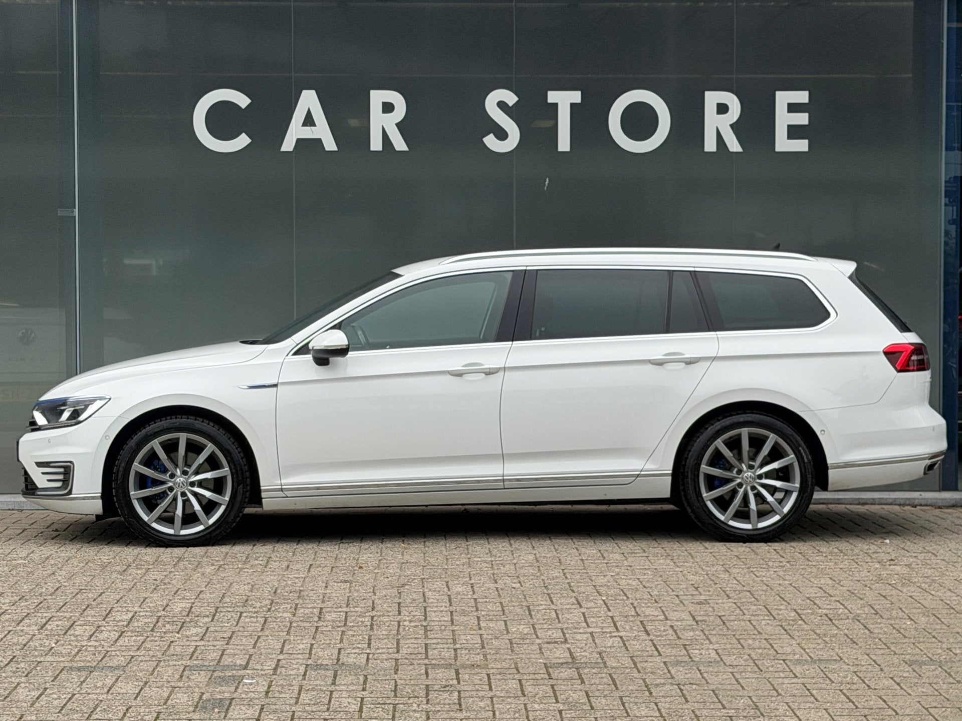 Volkswagen Passat Variant 1.4 TSI GTE Highline VIRTUAL TREKH, Dealer onderhouden, Stof, Gebruikt, Wit