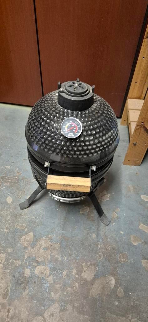 Grillmeister Kamado BBQ Mini - Slechts 1x gebruikt!, Tuin en Terras, Houtskoolbarbecues, Ophalen, Zo goed als nieuw, Grillmeister