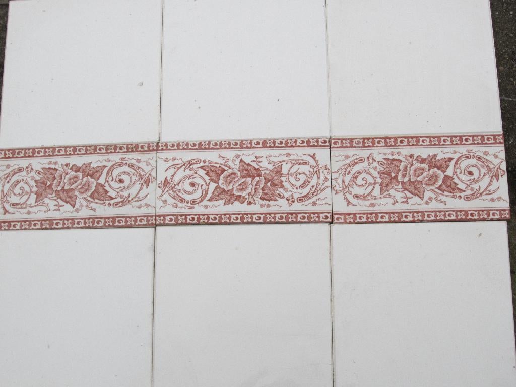 60 art nouveau randtegels 7,5x15 met roodbruine bloemen, Ophalen