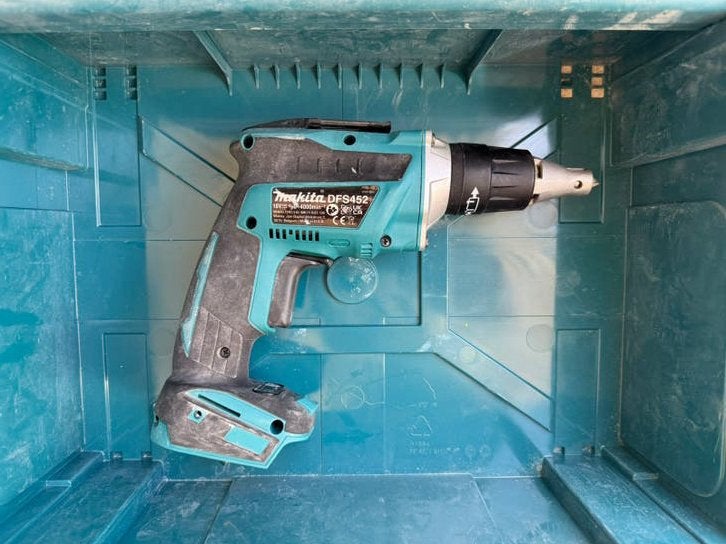 Makita DFS452ZJ 18V gipsmachine + Mbox/schroeven, Ophalen of Verzenden, Gebruikt