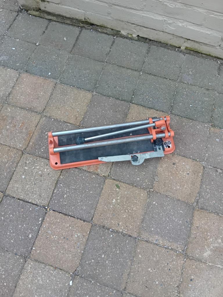 Tegelsnijder - Handig gereedschap voor tegelwerk, Ophalen, Gebruikt