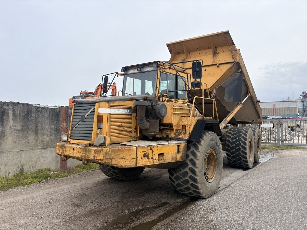 volvo a 40, Volvo Cons, https://www.volvoce.com/global/en/, Hunderenveldlaan 10
1082  Brussel, BE