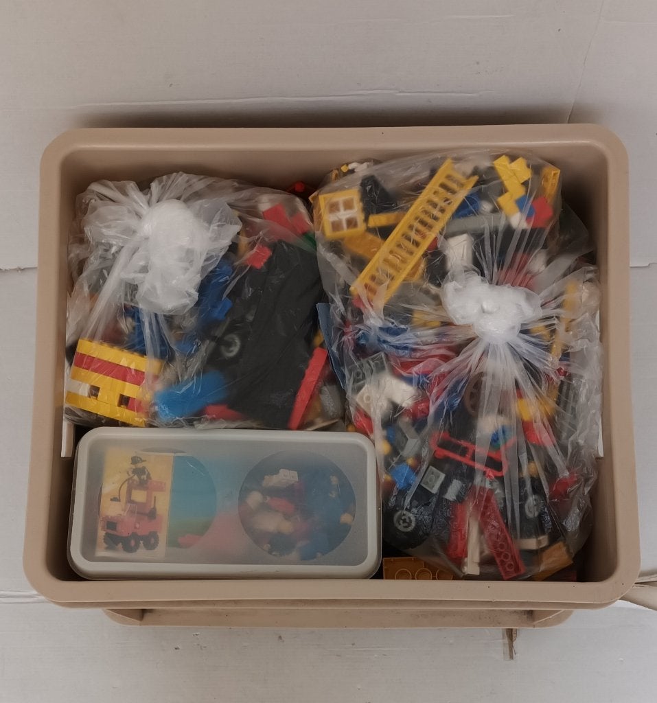 Ca 6,5 kilo krat vol oude Lego steentjes poppetjes divers Le, Ophalen of Verzenden, Gebruikt, Losse stenen, Lego