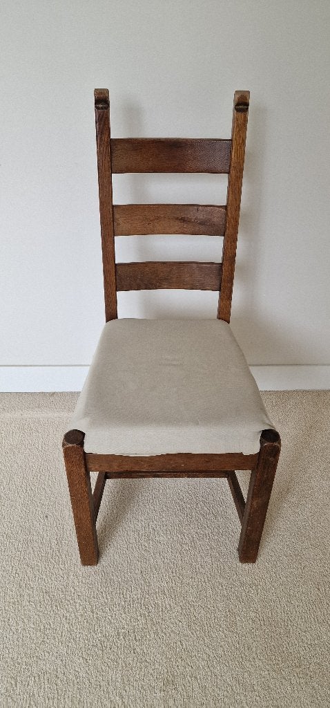 Massief houten eetkamerstoel met gestoffeerde zitting, Gebruikt, Bruin, Stof, Eén