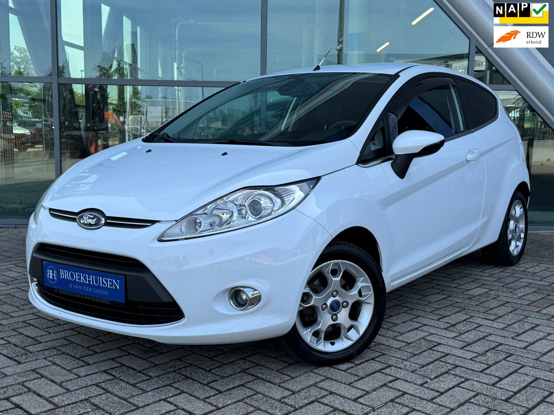 Ford Fiesta 1.25 Titanium Cruise Control / Climate control /, Auto's, Ford, Voorwielaandrijving, Euro 5, Gebruikt, 4 cilinders