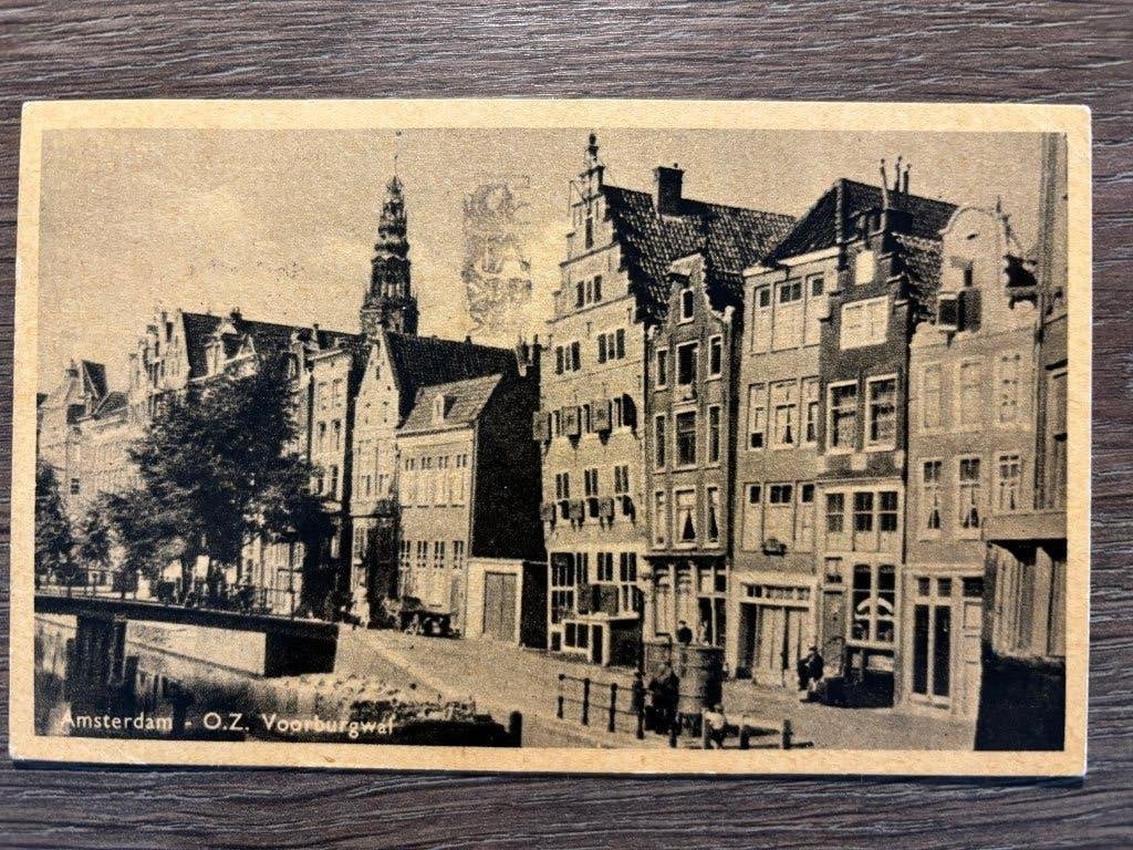 Ansichtkaart Amsterdam - O.Z.Voorburgwal, Verzamelen, Ansichtkaarten | Nederland, Ophalen of Verzenden, 1940 tot 1960, Gelopen
