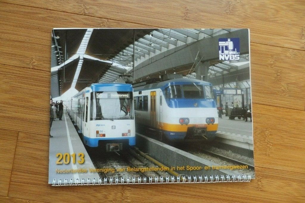 Kalender NVBS 2013 Nederlandse spoorwegen trein tram NS TOP, Verzamelen, Ophalen of Verzenden, Gebruikt, Trein, Boek of Tijdschrift