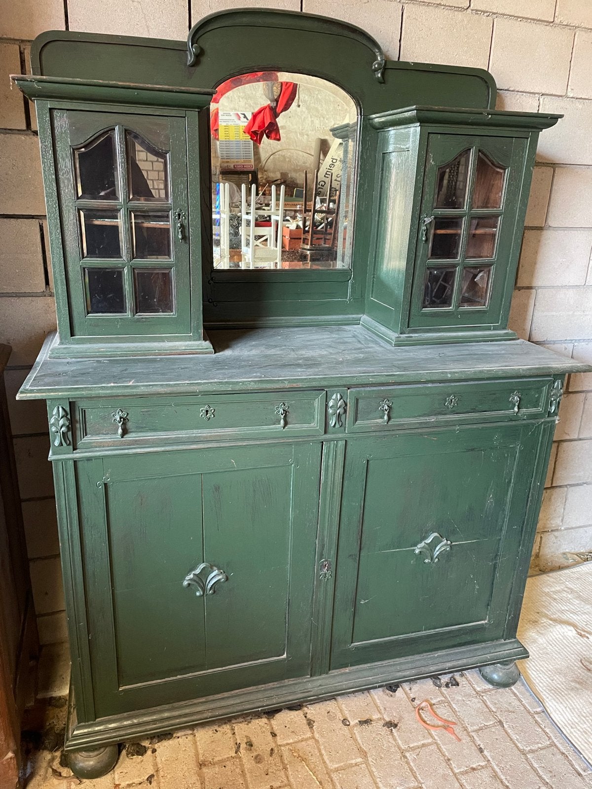 Antieke groene buffet/ spiegel kast met vitrines, Antiek en Kunst, Antiek | Meubels | Kasten, Ophalen
