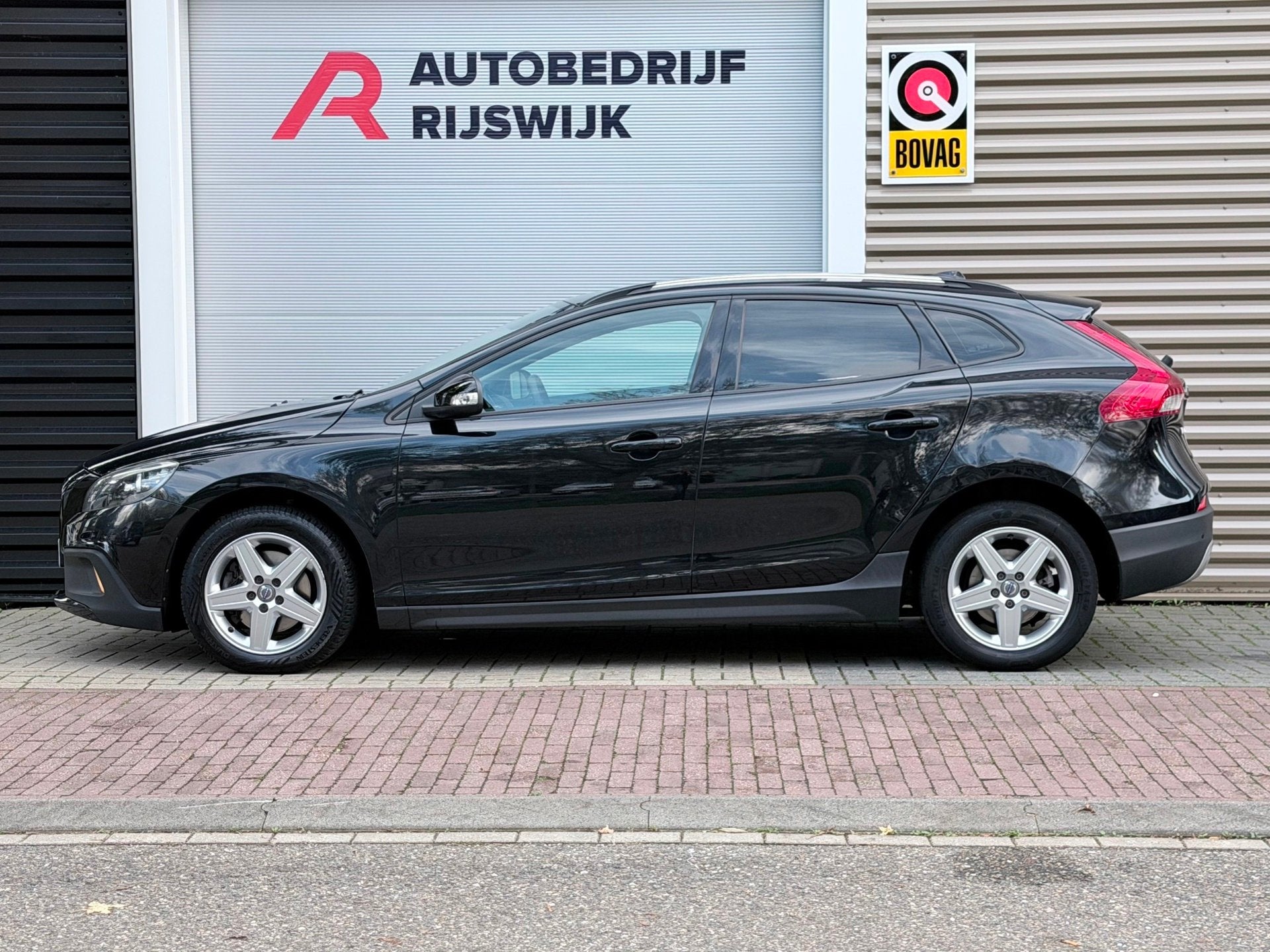 Volvo V40 Cross Country 1.6 D2 Summum Navigatie/Airco, Auto's, Euro 5, Gebruikt, 4 cilinders, 700 kg