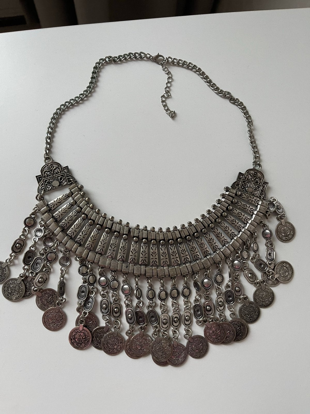 Zilverkleurige Bohemian Ketting met Munten Hanger, Ophalen of Verzenden, Zo goed als nieuw, Zilver, Overige materialen