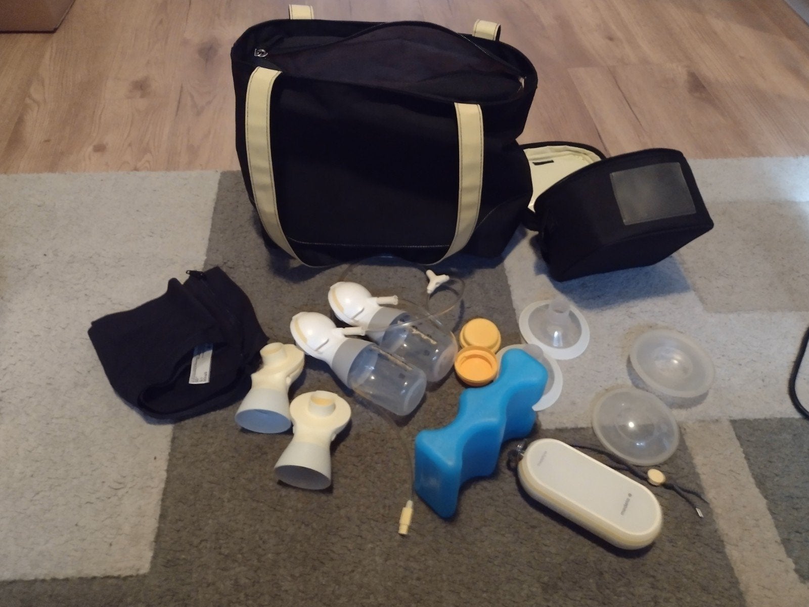 Goed werkende Medela freestyle flex dubbele borstkolf, Ophalen of Verzenden, Zo goed als nieuw, Borstkolf
