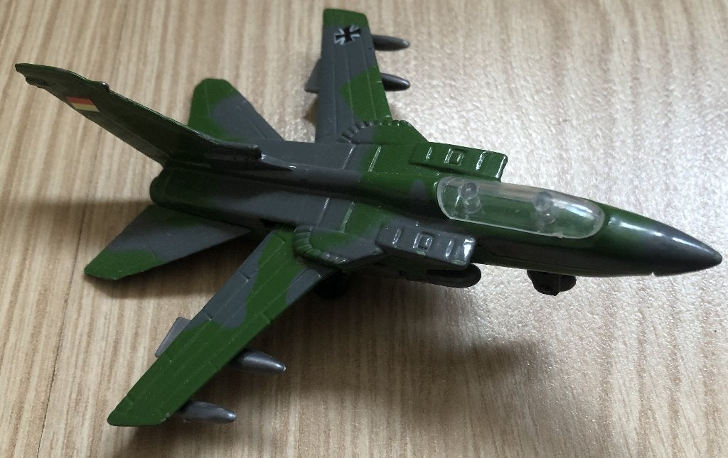 VLIEGTUIGJE - TORNADO - DUITSLAND - 11 CM LANG, Ophalen of Verzenden, Zo goed als nieuw