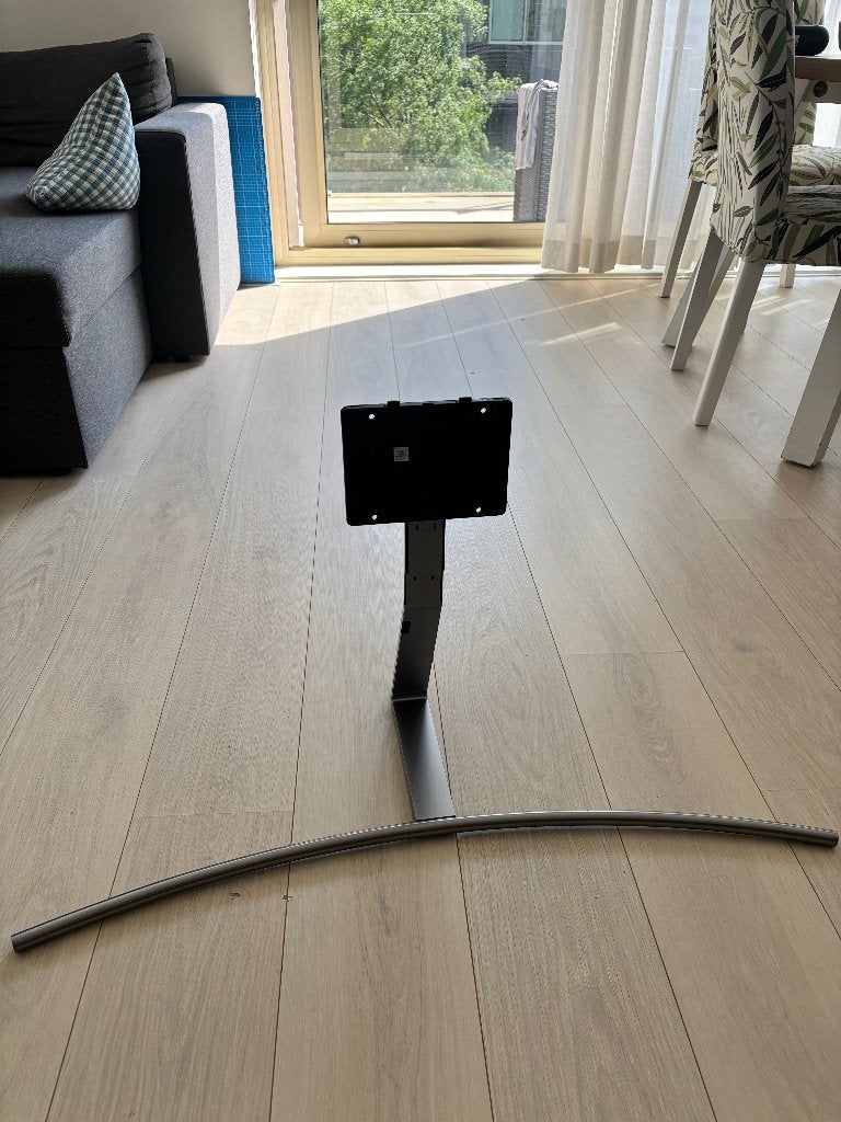 Samsung QLED Voet / TV Stand (Zilver Crescent - Q8C / Q7C), Ophalen of Verzenden, Zo goed als nieuw