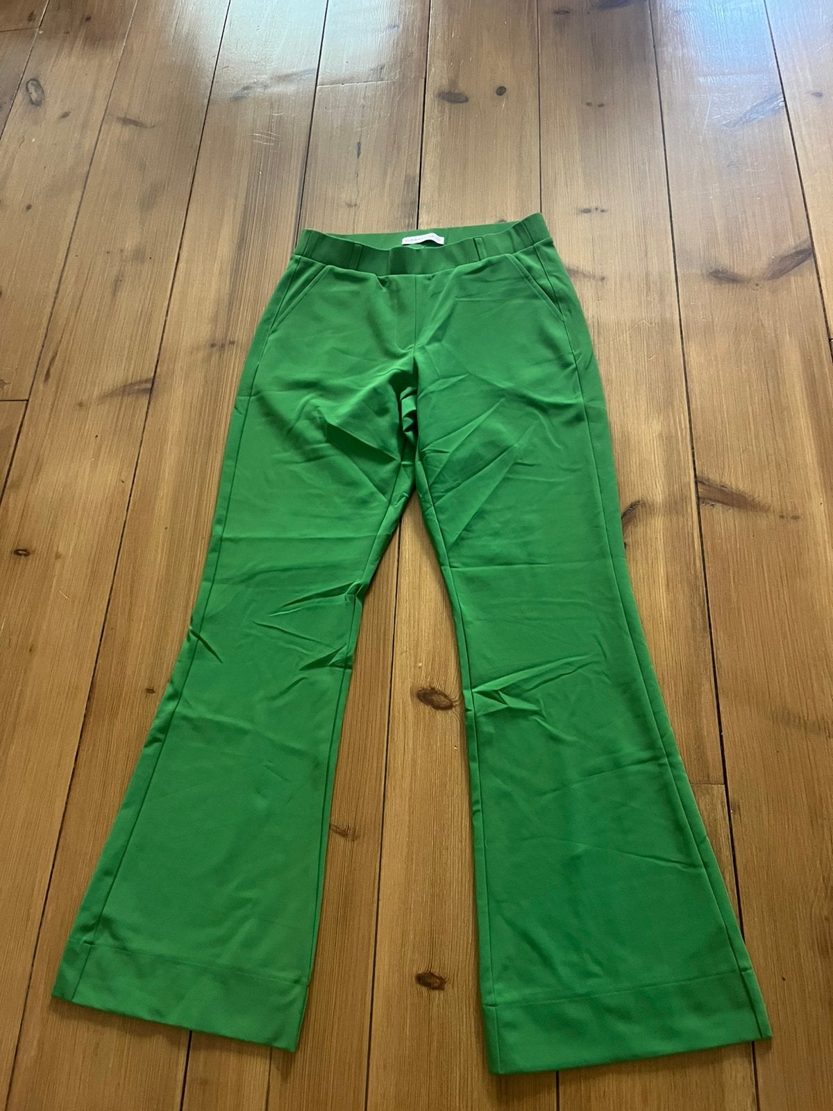 Mooie groene flare bonded broek Studio Anneloes, M, Maat 38/40 (M), Verzenden, Zo goed als nieuw, Lang