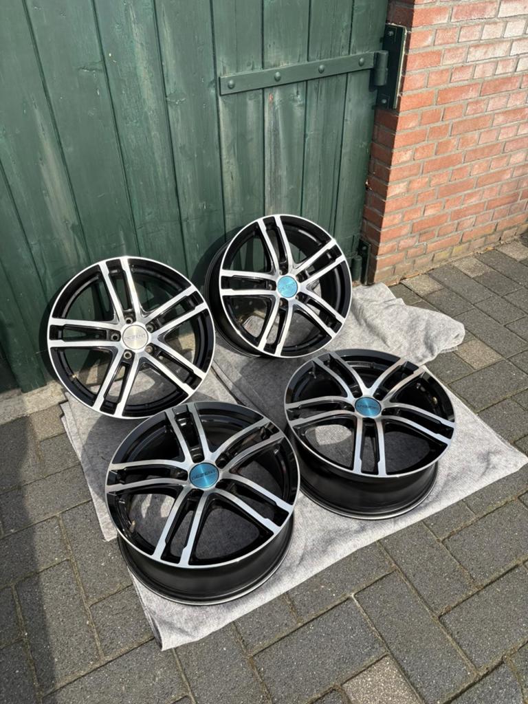 4 Zo goed als nieuwe 18 Inch  DEZENT Aluminuim velgen., Auto diversen, Wieldoppen, Ophalen, Zo goed als nieuw