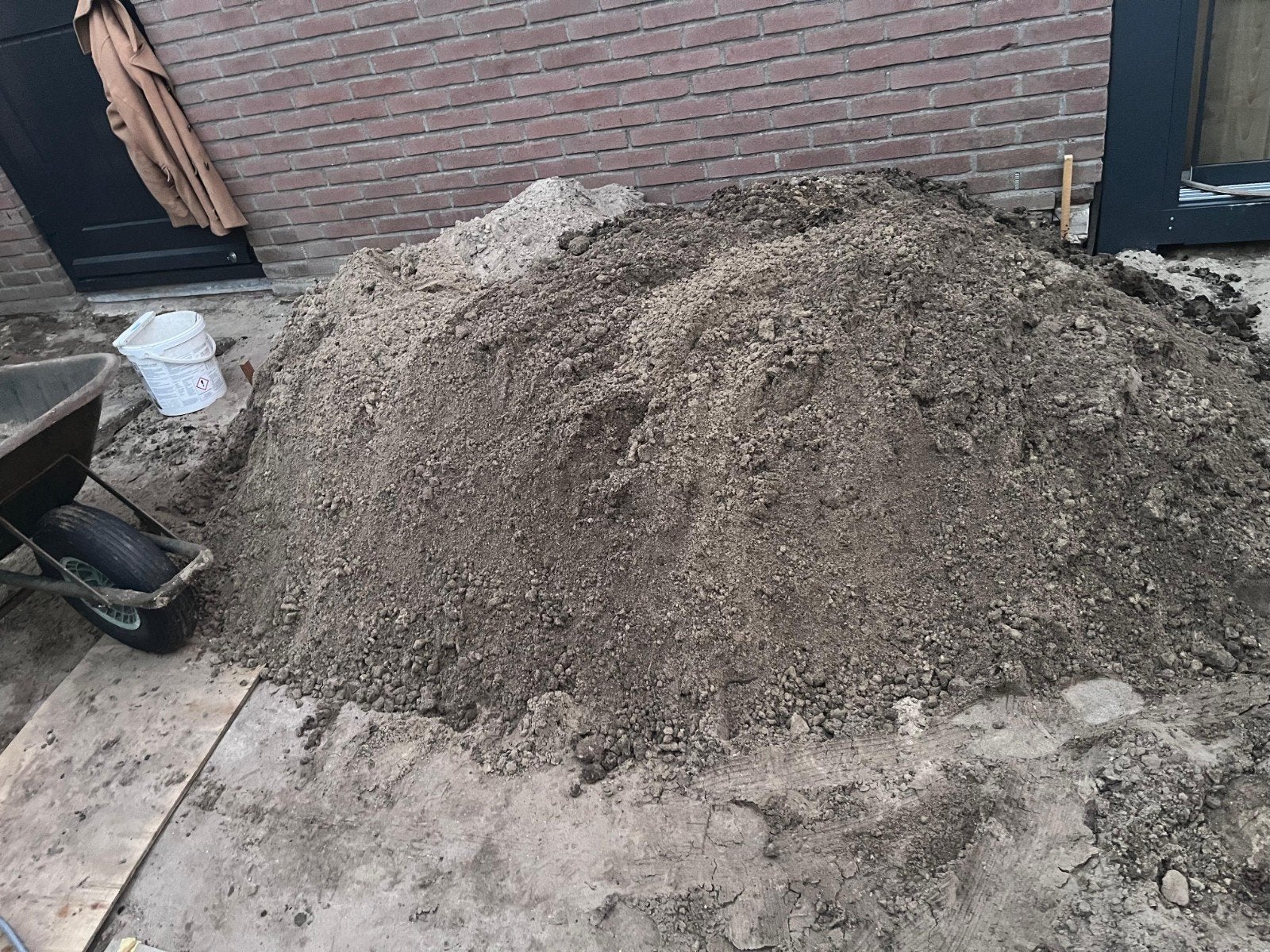 Tuinaarde / grond - ca. 2 kuub gratis op te halen, Ophalen, Overige typen
