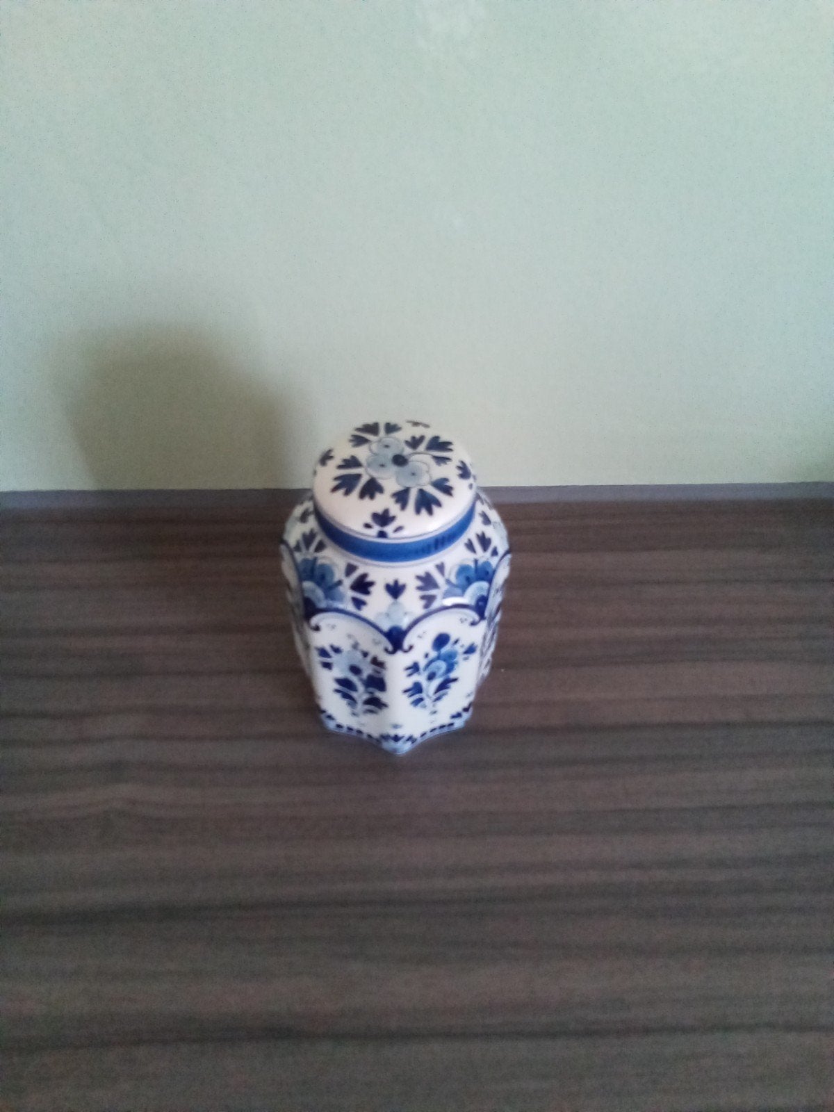 CHINEES GEMBER DEKSELPOTJE 
Delfs blauwe thee bus
Chinees ge, Ophalen of Verzenden