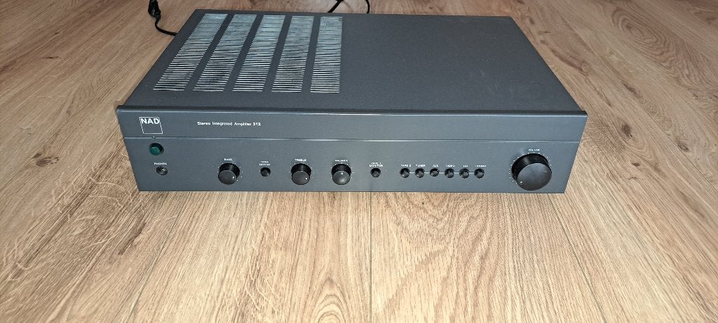 NAD 312, Audio, Tv en Foto, Versterkers en Receivers, Overige merken, Gebruikt, Ophalen of Verzenden, Minder dan 60 watt