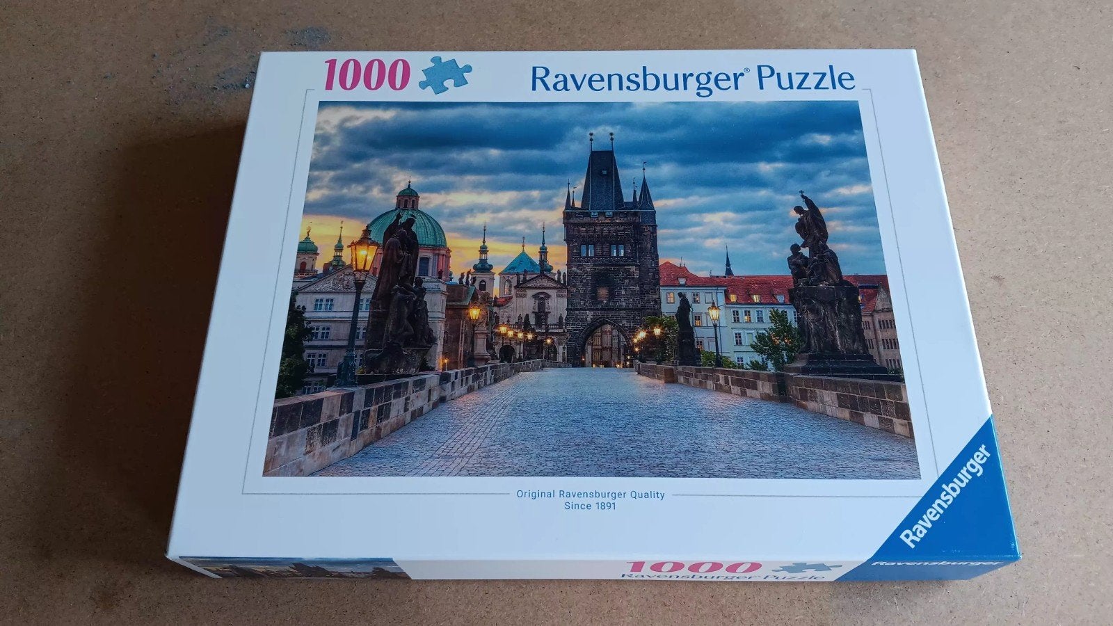 Puzzel Praag 1000 stukjes.
Nog in goede staat en compleet.
1, Ophalen of Verzenden, 500 t/m 1500 stukjes, Zo goed als nieuw