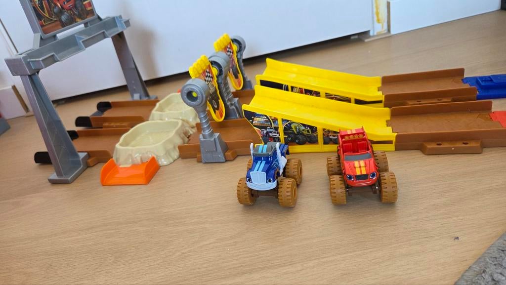 Blaze en de Monsterwielen racebaan, Ophalen of Verzenden