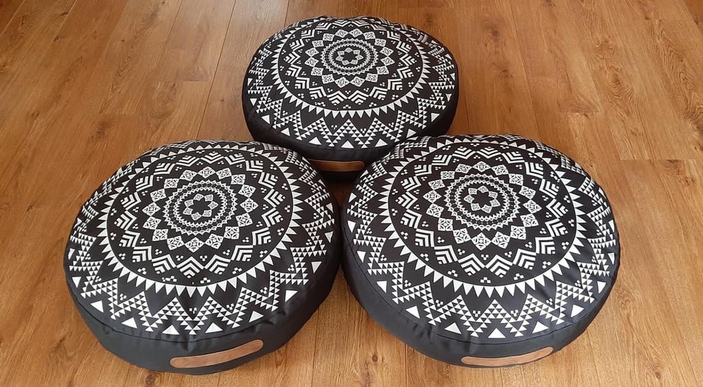 Buitenkussens/Loungekussens ,rond 60 cm,zwart/wit,,ZGAN, Huis en Inrichting, Ophalen of Verzenden, Zo goed als nieuw, Zwart, Rond
