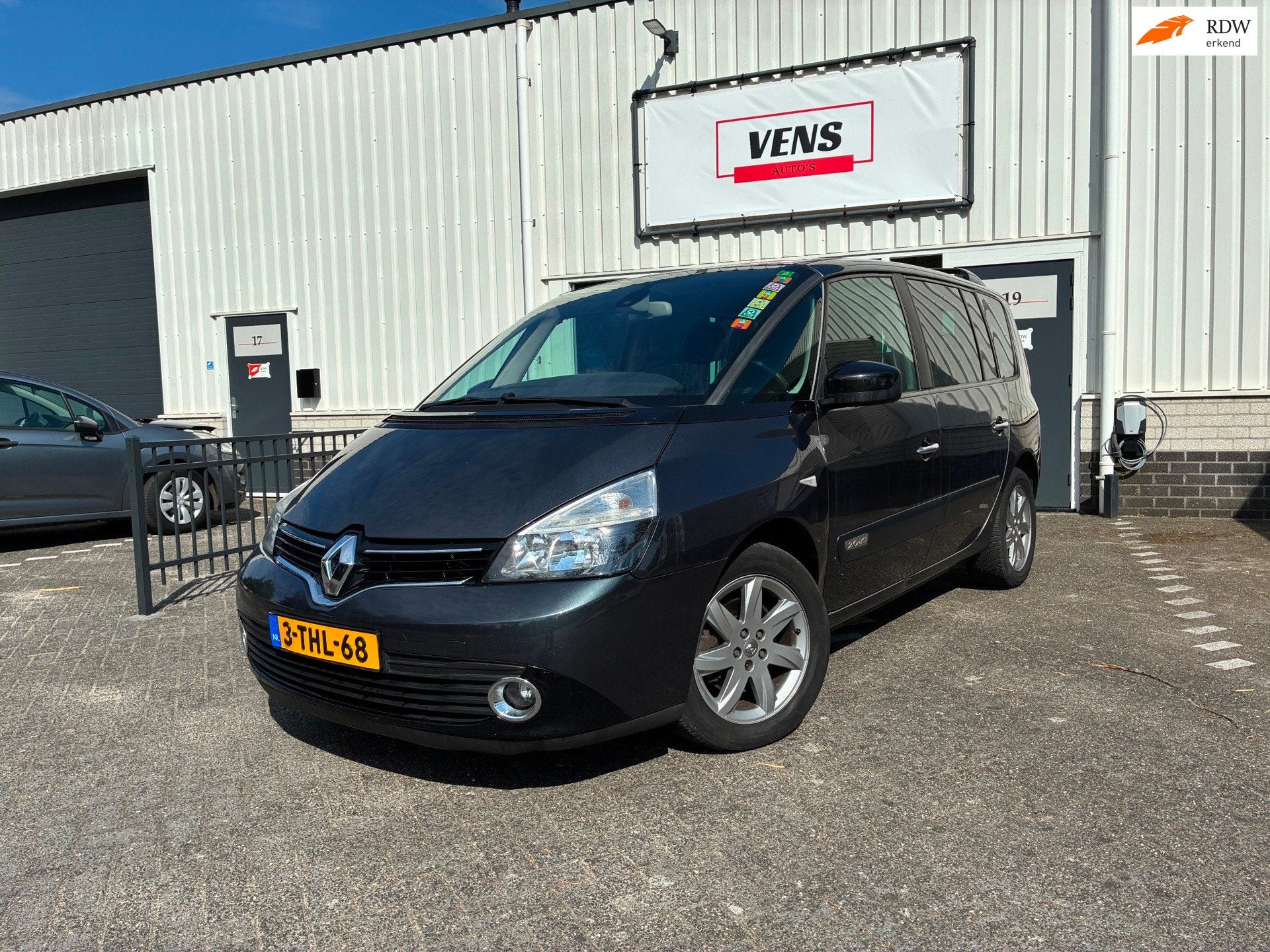 Renault Espace 2.0 dCi Expression,GOED RIJDEND! APK 07-27!, Auto's, Renault, Voorwielaandrijving, Euro 5, Zwart, 4 cilinders