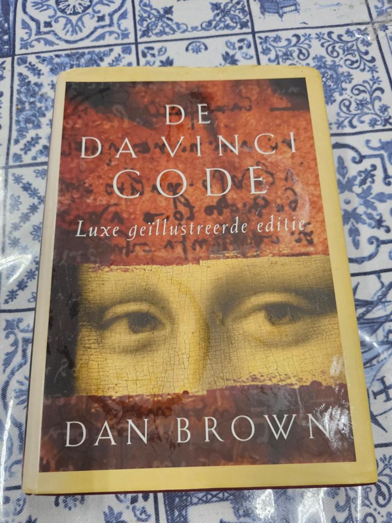 De Da Vinci Code - Luxe geïllustreerde editie, Boeken, Ophalen of Verzenden, Zo goed als nieuw, Dan Brown, Nederland