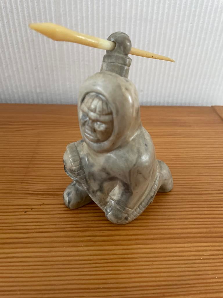 Speksteen Beeldje ,Inuit met Harpoen,puntgaaf, Ophalen of Verzenden