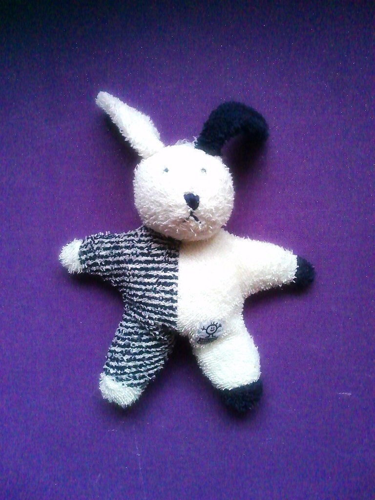 BABY FOLLY BUROMAC Knuffel KONIJN. BLAUW - WIT **Nieuw**, Ophalen of Verzenden, Meerkleurig, Klein (minder dan 20 cm), Konijn