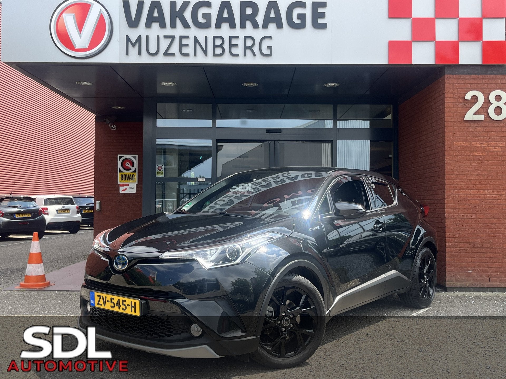 Toyota C-HR 1.8 Hybrid Style // NAVI // CAMERA // ADAPTIVE C, Auto's, Stof, 4 cilinders, 26 km/l, Hybride Elektrisch/Benzine