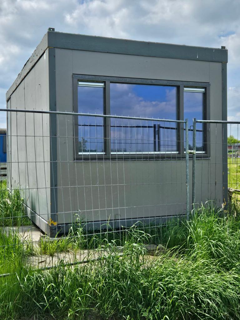 Kantoorunit / bouwkeet / opslagruimte, Ophalen