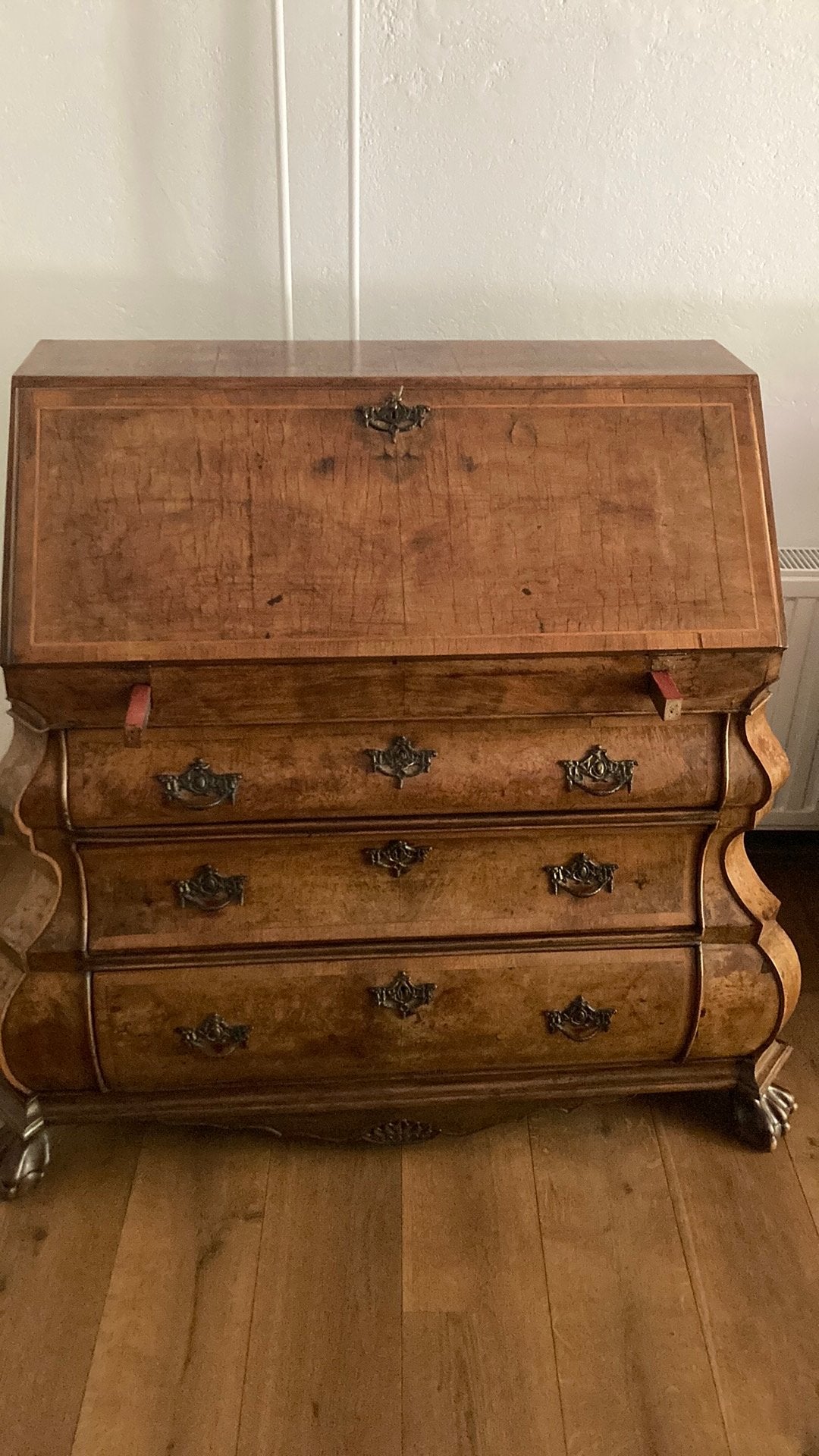 Secretaire antiek bureau notenwortel hout met klauw poten, Ophalen