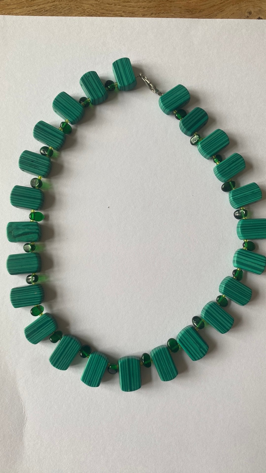 Malachiet ketting, Sieraden, Tassen en Uiterlijk, Kindersieraden, Ophalen of Verzenden, Zo goed als nieuw, Groen, Ketting